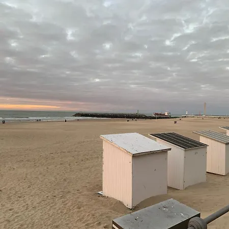 Apartment De Strandsuite Ostende